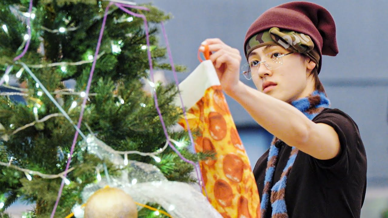 Creative Holiday Tree Decorating Heist: Behind the Chaos