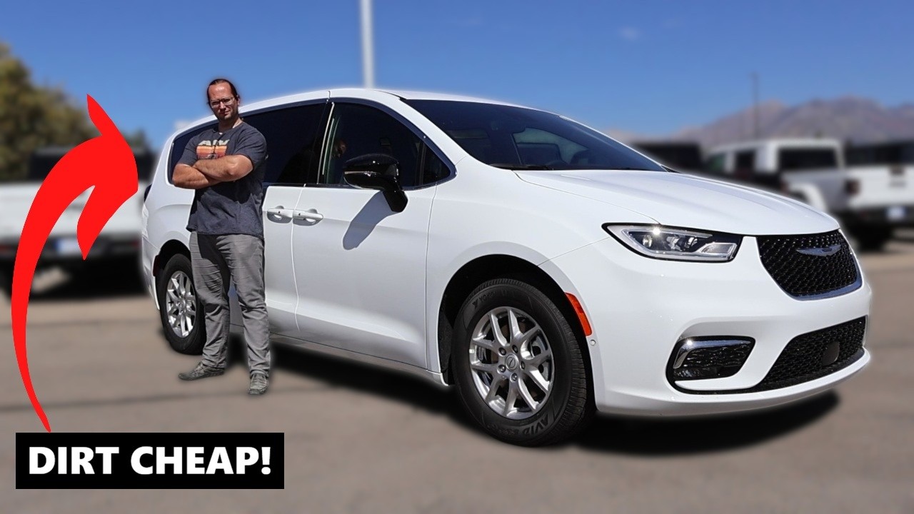 Chrysler Pacifica Select Review: Why This Minivan Is a Smart Bargain