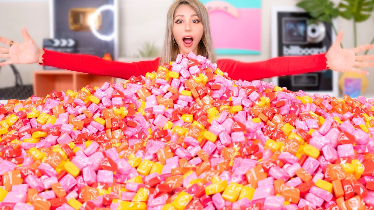 How to Make a Giant Starburst From 10,000 Candies