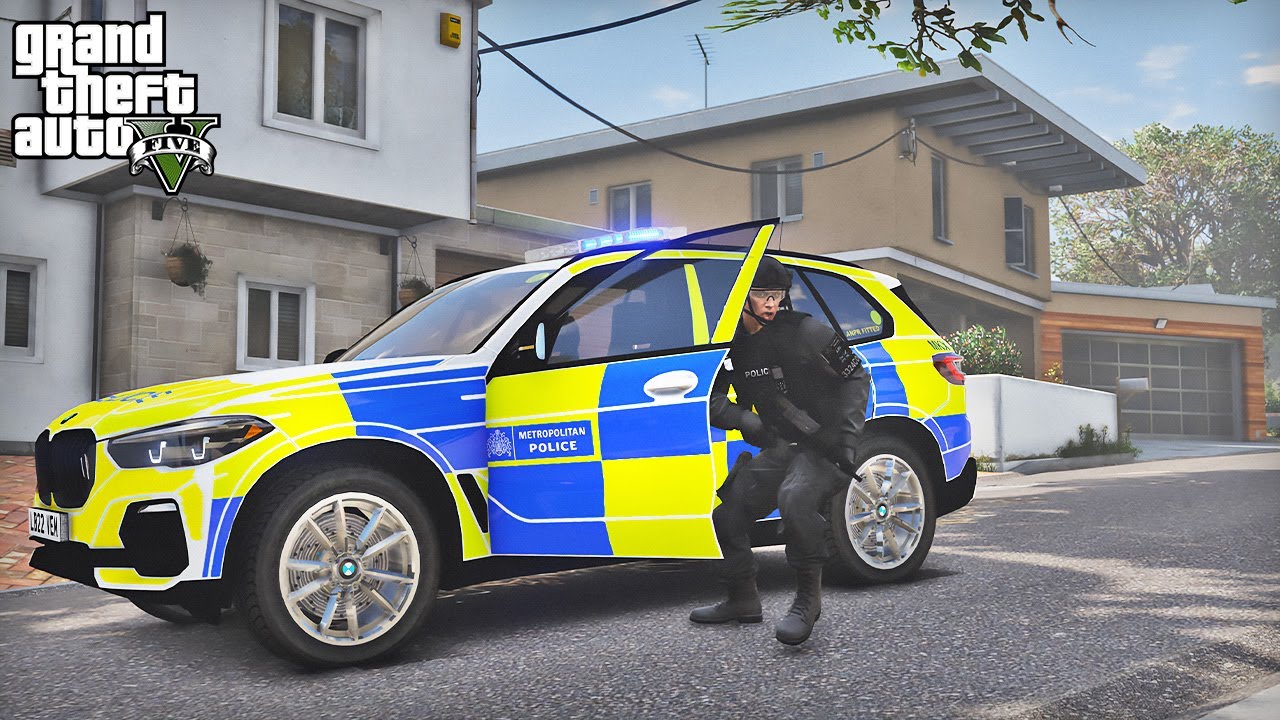 Police Tactics Decoded: Real Procedures vs. Gaming Simulations