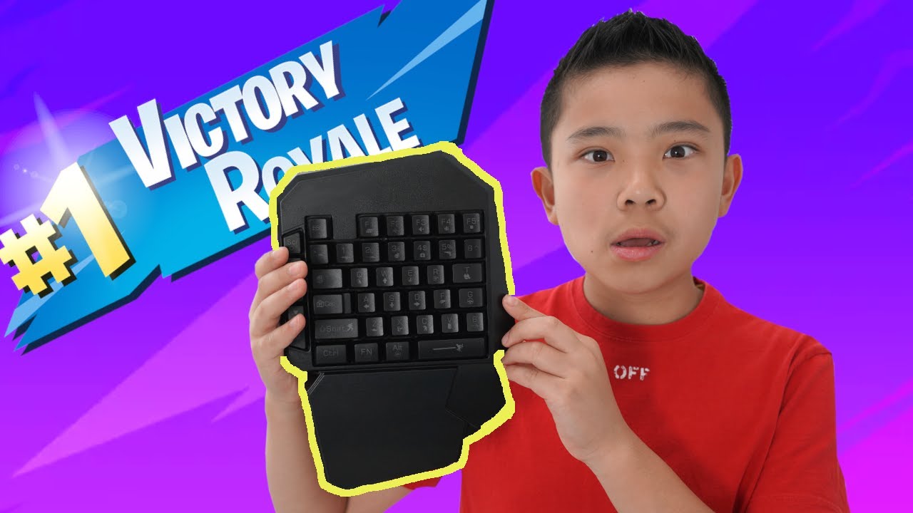 Playing Fortnite with Mini Keyboard & Mouse: Challenges Tested