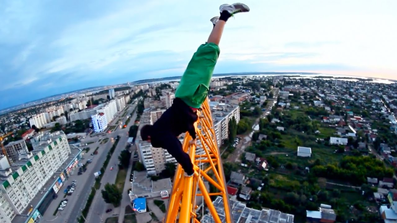Top 5 Most Daring Handstands That Defy Gravity