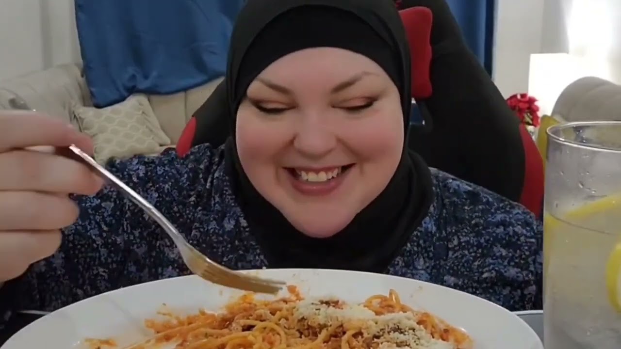 Late-Night Mukbang Truths: Authenticity in Food Content Creation