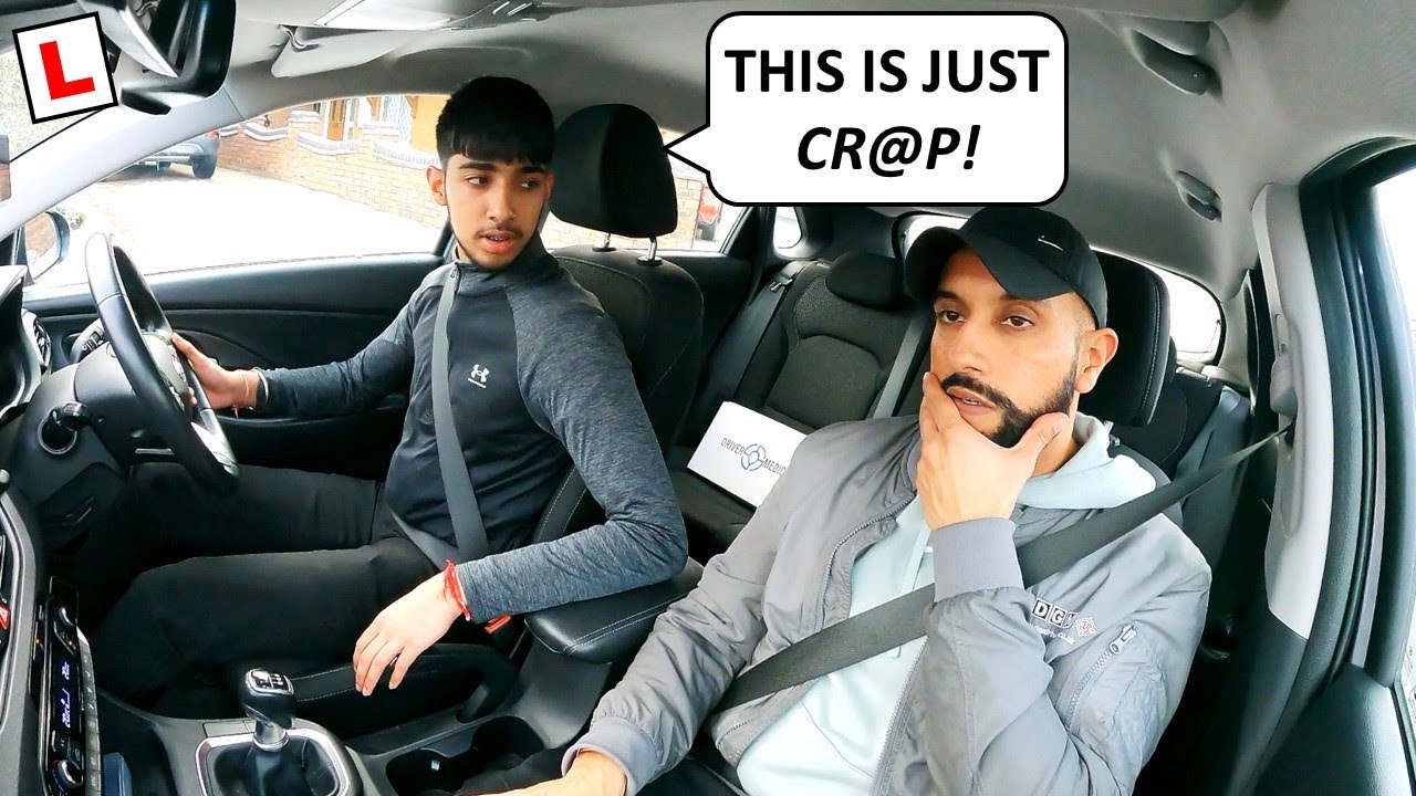 Parking on the Right: 5 Critical Mistakes to Avoid for Your Driving Test