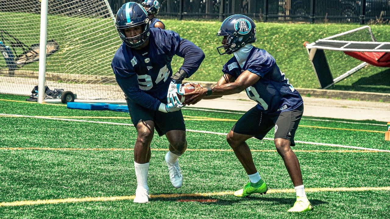 NFL Kicker's Daily Routine: Training, Nutrition & Mindset