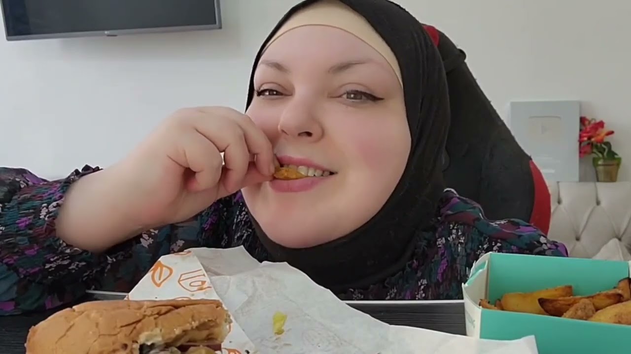 Mukbang Dangers: Why Calorie Counting Isn't Enough for Health