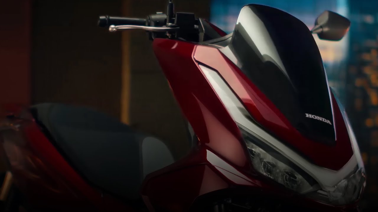 Honda PCX 160 Review: Premium Design, Tech & Comfort