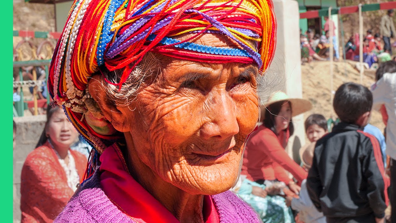 Myanmar Ant Egg Cuisine: Hunting and Cooking Adventure
