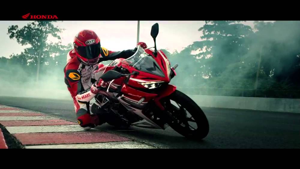 Master Motorcycle Control: Techniques for Perfect Laps