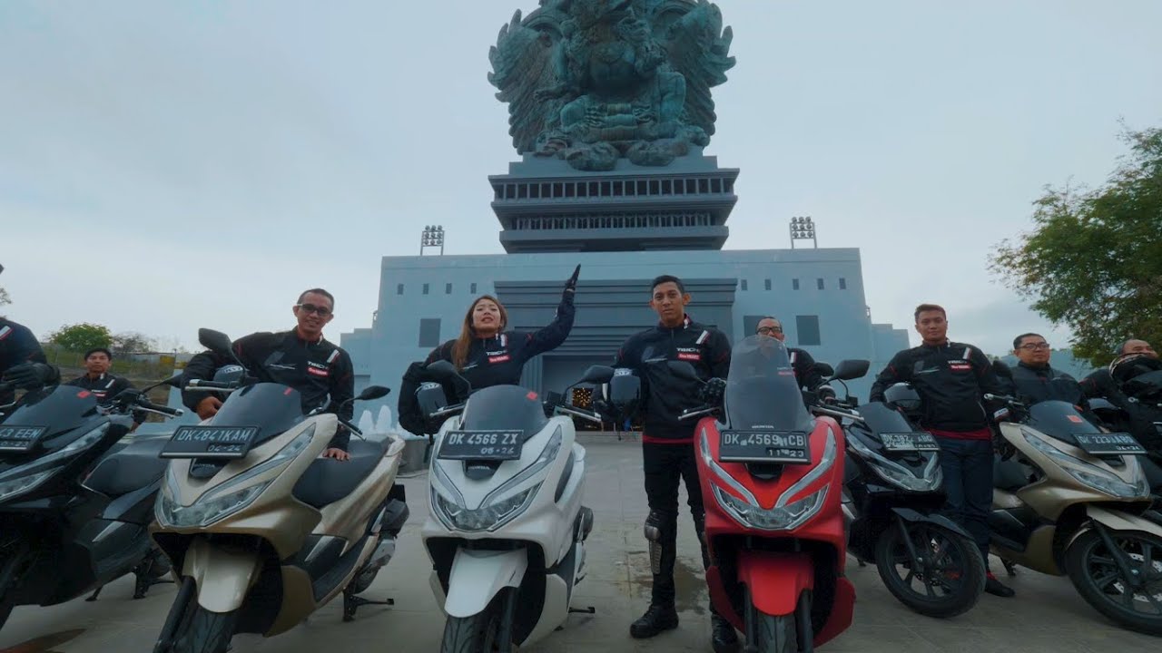 Honda PCX Review: Long-Ride Comfort & Community Impact in Indonesia