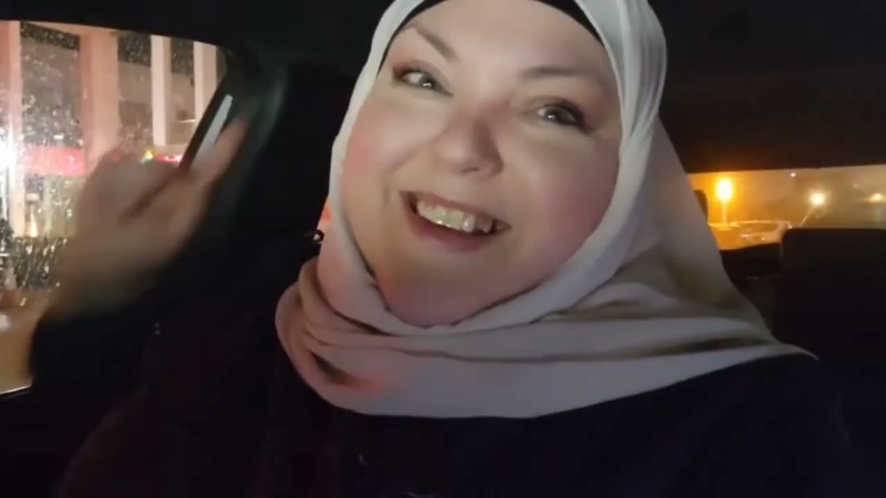 Chantal's Health Risks: Overeating Dangers & Cat Bite Analysis