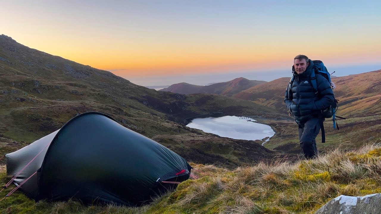Essential Solo Wild Camping Guide: Mastering Wales' Mountains