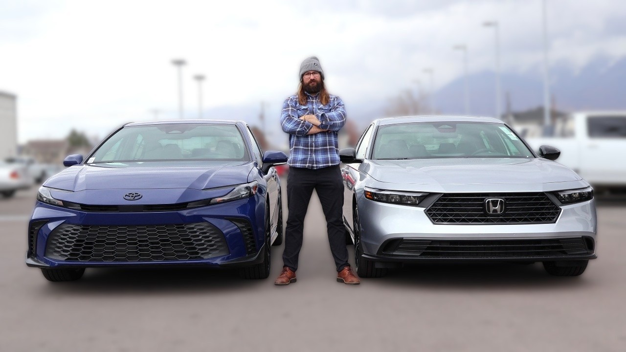 Toyota Camry vs Honda Accord Hybrid: 2023 Comparison