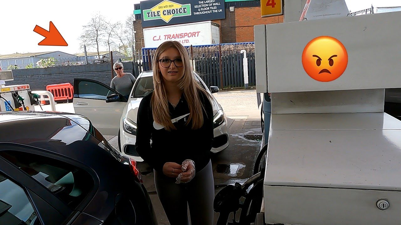 Master Car Refueling: Avoid Spills & Find Your Fuel Cap