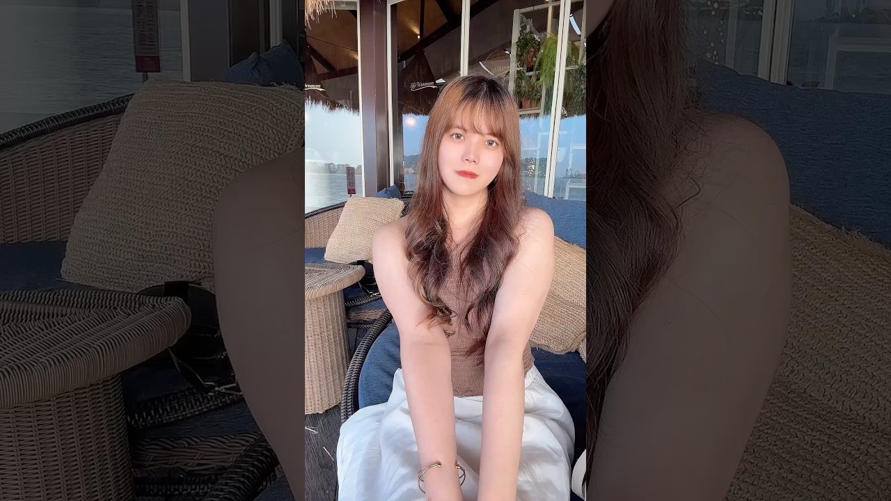 Scenic Walks & Golden Hour: Learn Travel English While Relaxing