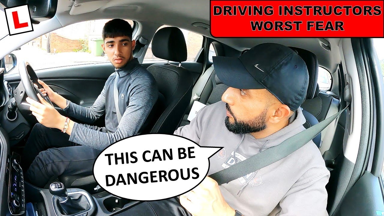 Master Right Turns at Traffic Lights: Crossroads Driving Guide