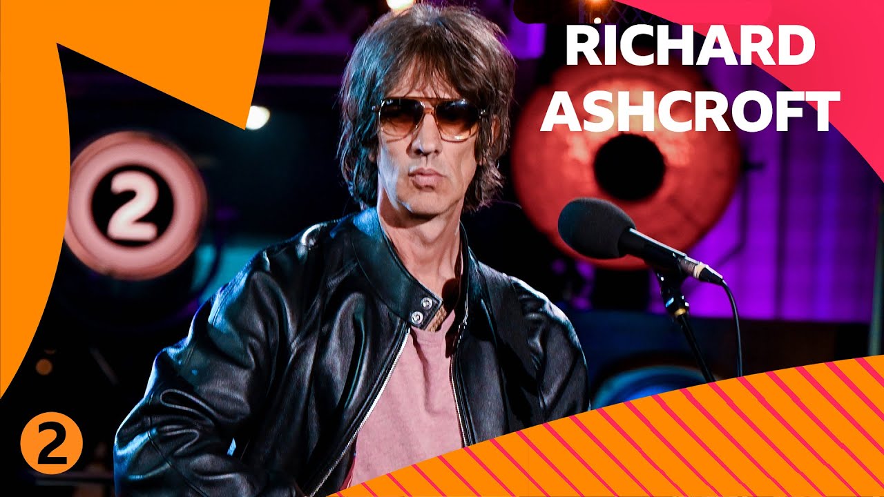 Taylor Swift's 'Lover' Meaning: Lyrics Analysis & Relationship Insights