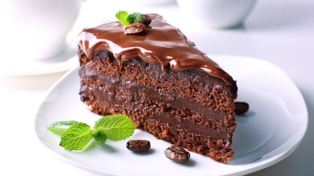 How to Make Eggless Chocolate Cake: Moist & Fluffy Recipe