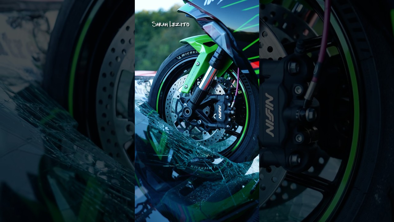 Can a Car Chip Smaller Than a 2-Euro Coin Be Repaired?