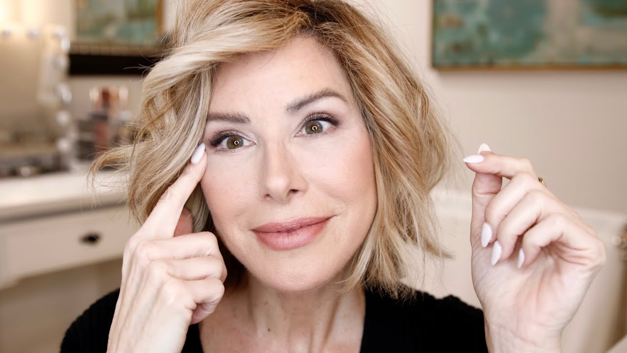 How to Prevent Smudgy Eye Makeup After 50: Proven Fixes