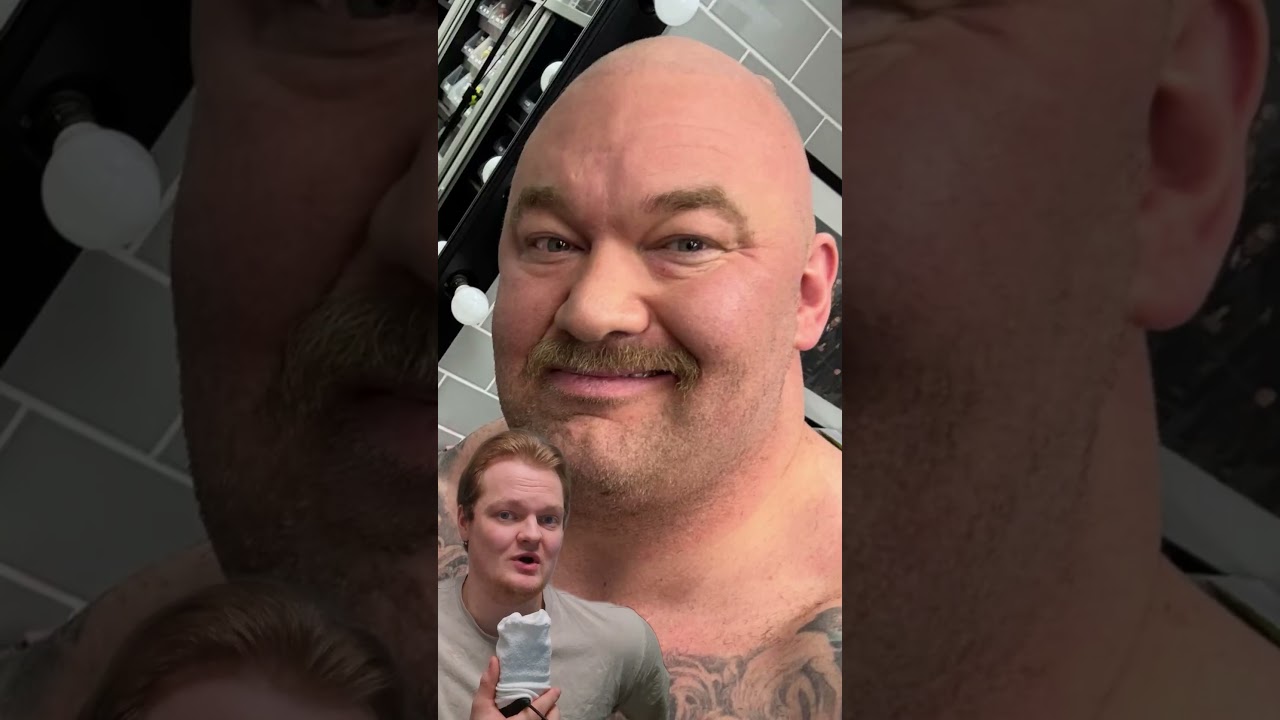 Hafthor Björnsson's 501kg Raw Deadlift Record Attempt at Arnold Classic