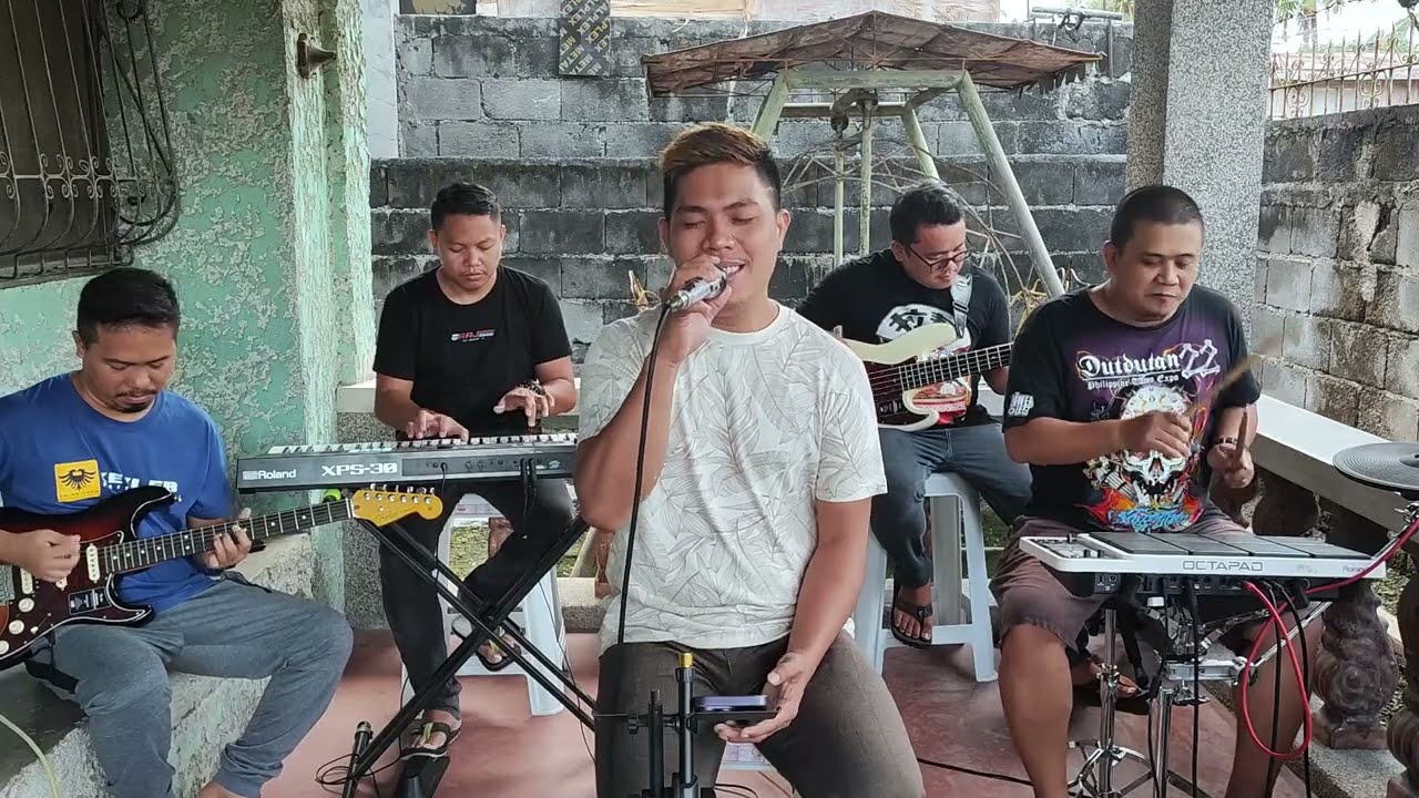 The Beatles' "I Wanna Hold Your Hand" Lyrics Meaning & Cultural Impact