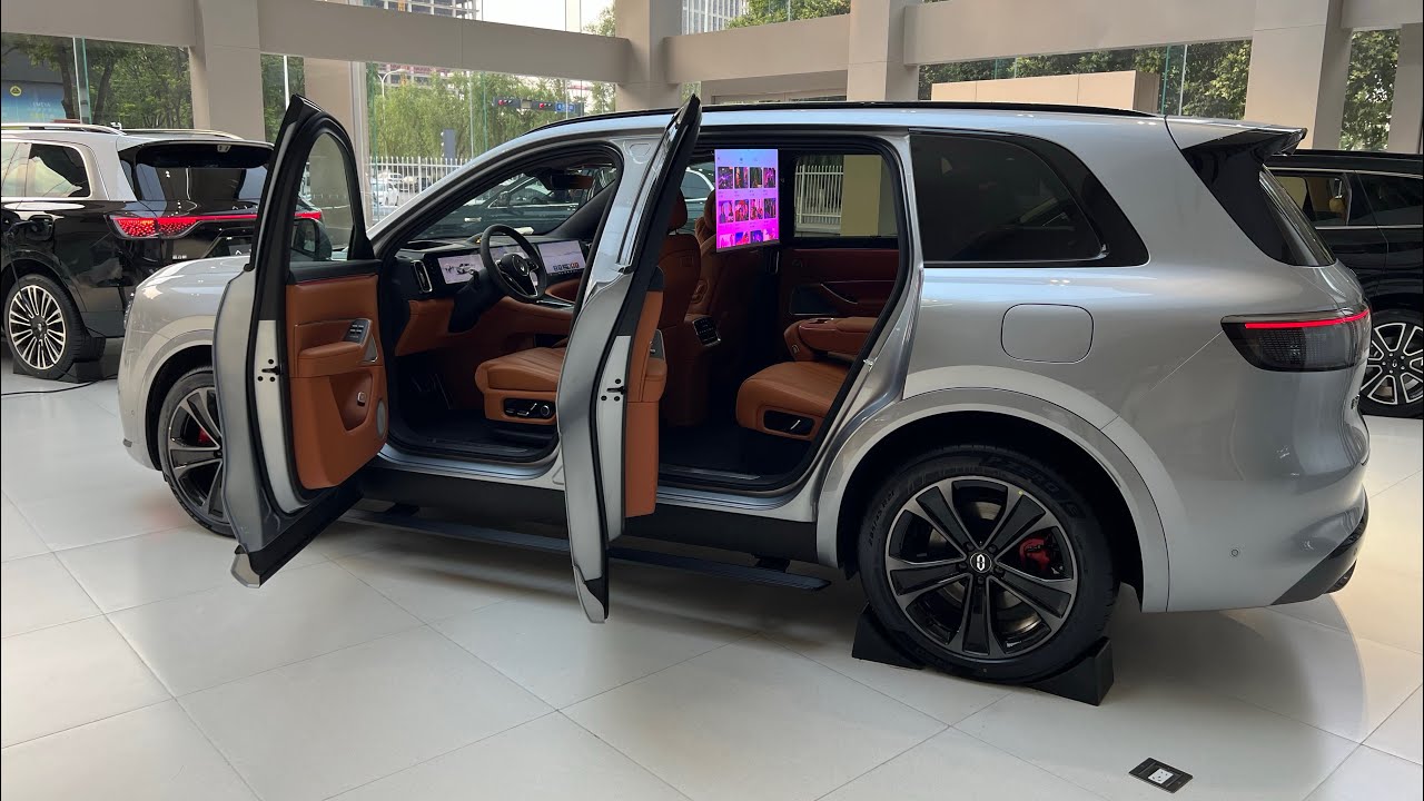 Huawei M8 Six-Seater Review: Luxury SUV Challenger Analysis