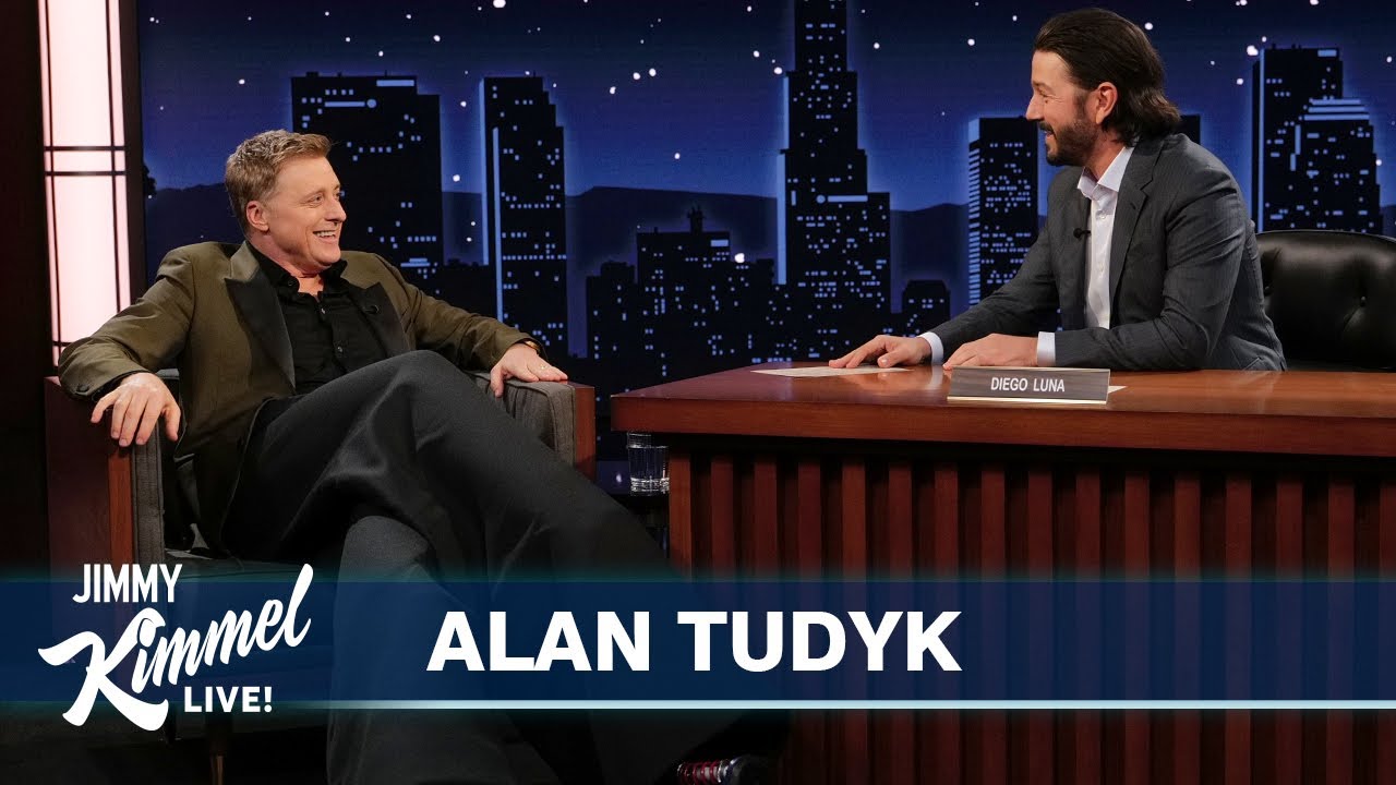 Alan Tudyk's K-2SO Secrets: Stilts, Robots & Star Wars Legacy