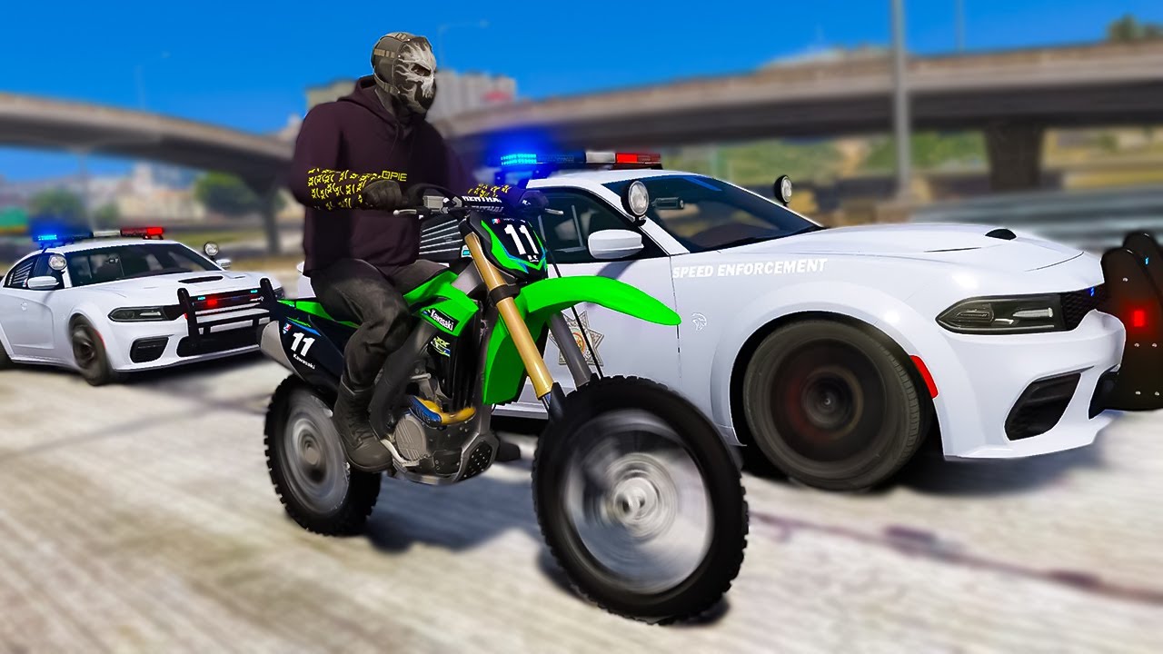 Dirt Bike Escape Tactics: Outrunning Police in Virtual Chaos
