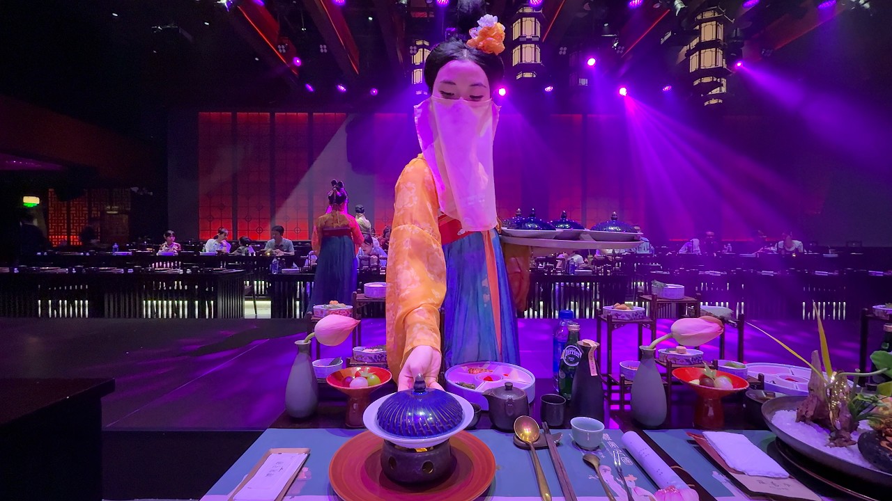 Palace Banquet Dining: Immersive Chinese Culinary Experience
