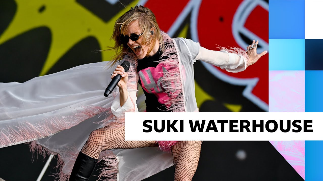 Decoding Song Lyrics Meaning and Emotional Resonance