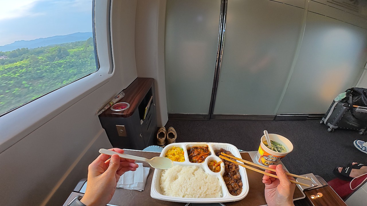 China Train Business Class Review: Worth the Upgrade?