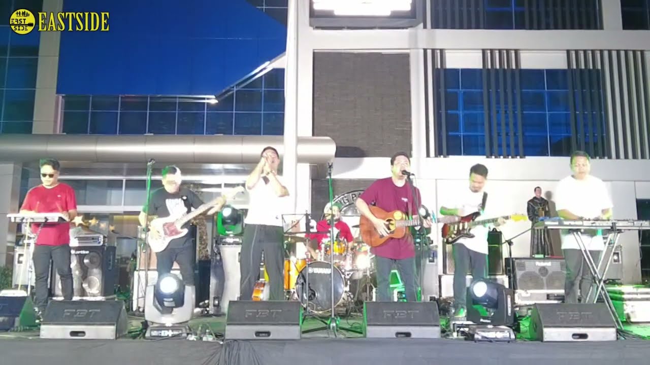 Why Nostalgic Music Moves Us: Science Behind Emotional Memories